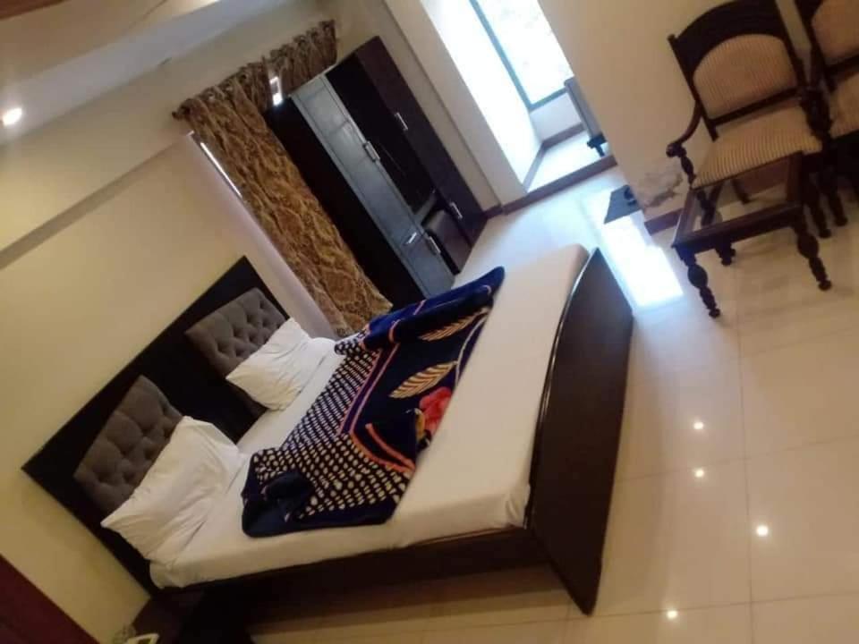 Pak Hotel Исламабад Экстерьер фото